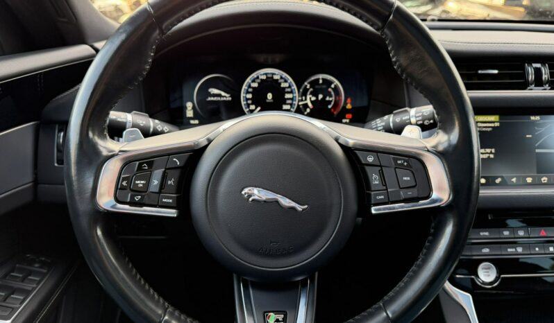 Jaguar XF | RWD (tył) | Automatyczna | 180 KM | granatowy full