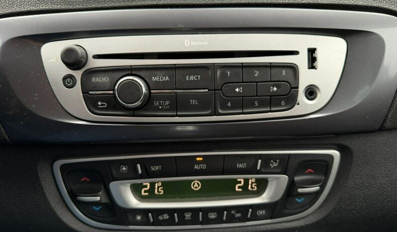 RENAULT Scenic  | FWD (przód) | Manualna | 130 KM | bialy full