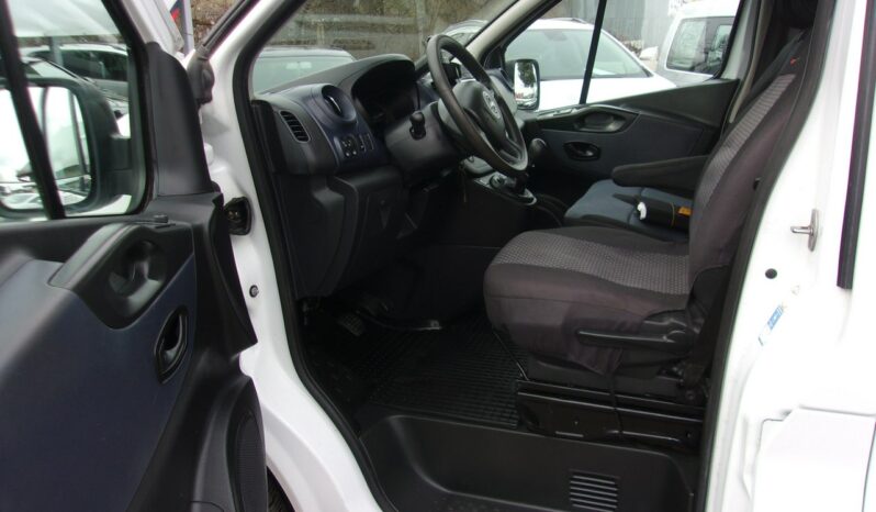OPEL Vivaro | FWD (przód) | Manualna | 125 KM | bialy full