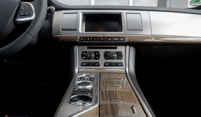 Jaguar XF | RWD (tył) | Automatyczna | 190 KM | Szary full