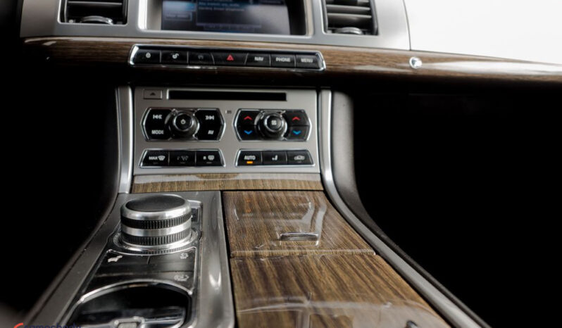 Jaguar XF | RWD (tył) | Automatyczna | 190 KM | Szary full