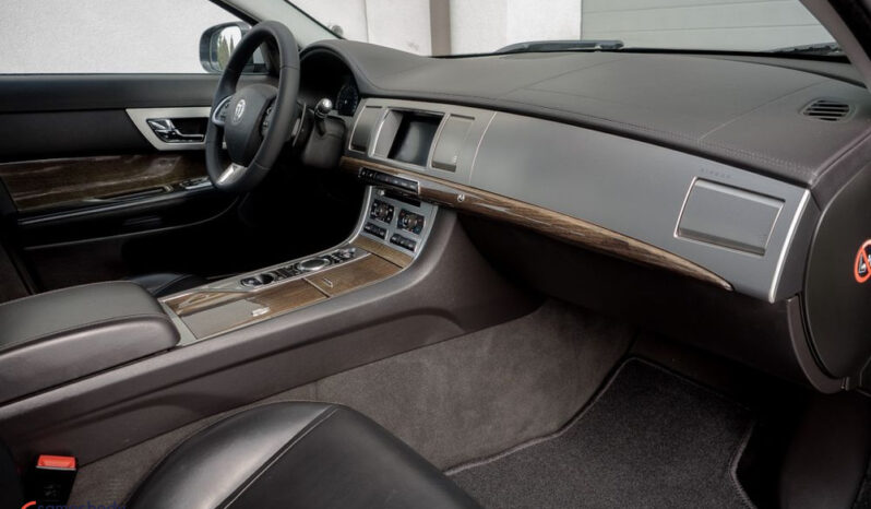 Jaguar XF | RWD (tył) | Automatyczna | 190 KM | Szary full