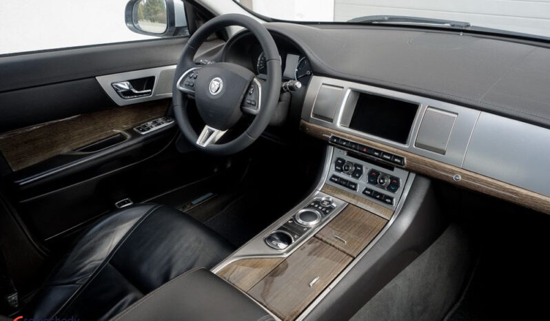 Jaguar XF | RWD (tył) | Automatyczna | 190 KM | Szary full