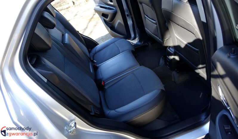 OPEL Mokka  | 4×4 (doł. automatycznie) | Manualna | 140 KM | Srebrny full