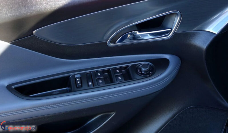 OPEL Mokka  | 4×4 (doł. automatycznie) | Manualna | 140 KM | Srebrny full