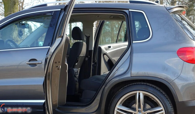 VOLKSWAGEN Tiguan  | 4×4 (doł. automatycznie) | Manualna | 140 KM | Szary full