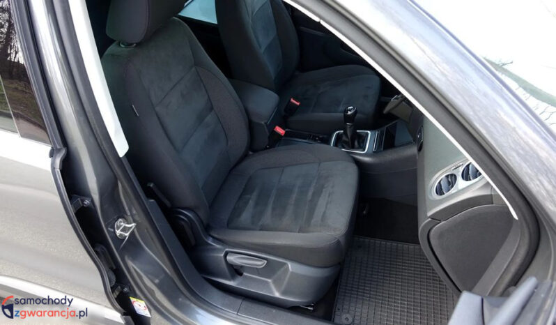 VOLKSWAGEN Tiguan  | 4×4 (doł. automatycznie) | Manualna | 140 KM | Szary full