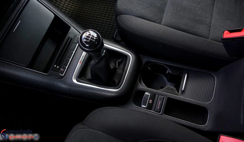 VOLKSWAGEN Tiguan  | 4×4 (doł. automatycznie) | Manualna | 140 KM | Szary full