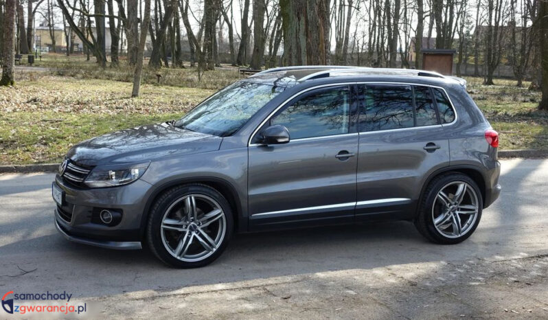 VOLKSWAGEN Tiguan  | 4×4 (doł. automatycznie) | Manualna | 140 KM | Szary full