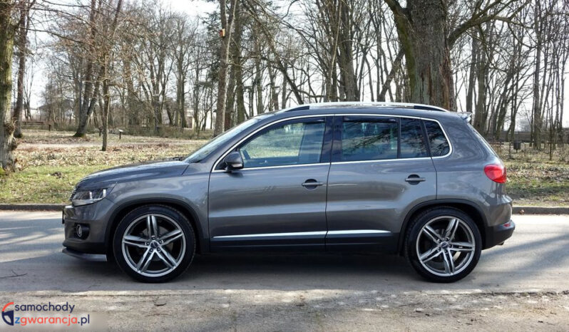 VOLKSWAGEN Tiguan  | 4×4 (doł. automatycznie) | Manualna | 140 KM | Szary full