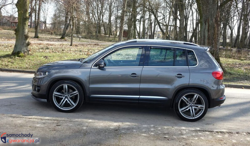 VOLKSWAGEN Tiguan  | 4×4 (doł. automatycznie) | Manualna | 140 KM | Szary full