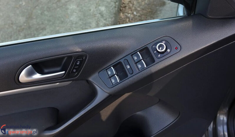 VOLKSWAGEN Tiguan  | 4×4 (doł. automatycznie) | Manualna | 140 KM | Szary full