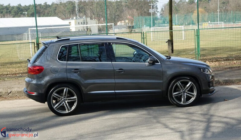 VOLKSWAGEN Tiguan  | 4×4 (doł. automatycznie) | Manualna | 140 KM | Szary full