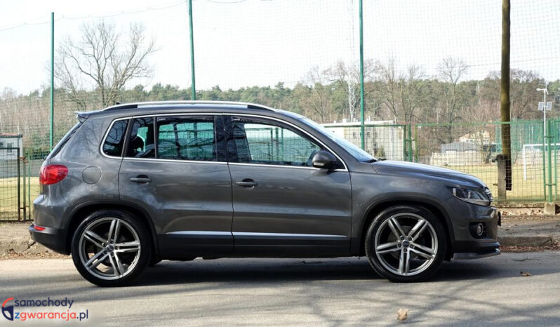 VOLKSWAGEN Tiguan  | 4×4 (doł. automatycznie) | Manualna | 140 KM | Szary full