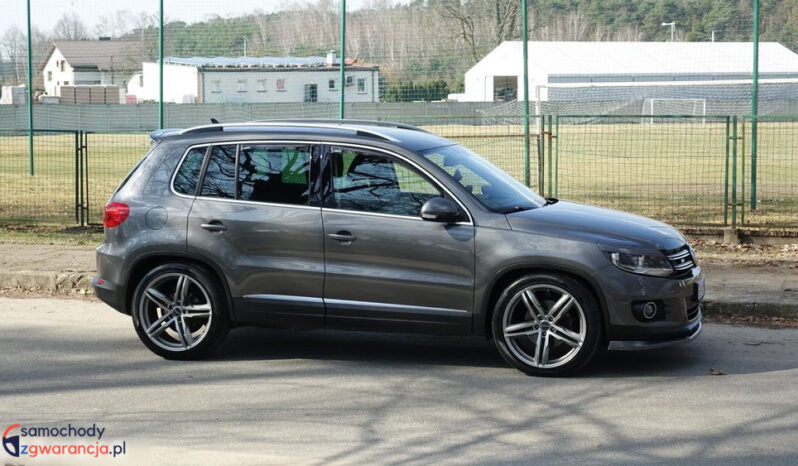 VOLKSWAGEN Tiguan  | 4×4 (doł. automatycznie) | Manualna | 140 KM | Szary full