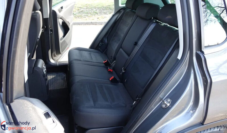 VOLKSWAGEN Tiguan  | 4×4 (doł. automatycznie) | Manualna | 140 KM | Szary full