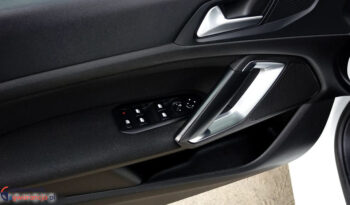 PEUGEOT 308  | FWD (przód) | Manualna | 130 KM | Biały full