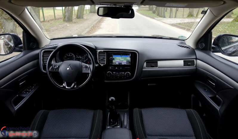 MITSUBISHI Outlander  | FWD (przód) | Manualna | 150 KM | Czarny full