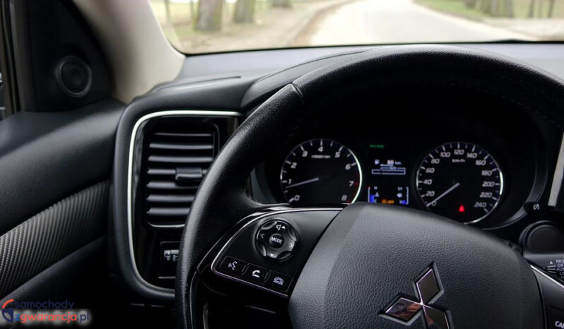 MITSUBISHI Outlander  | FWD (przód) | Manualna | 150 KM | Czarny full