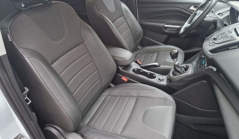 FORD Kuga  | 4×4 (stały) | Manualna | 140 KM | Biały full