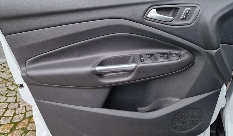 FORD Kuga  | 4×4 (stały) | Manualna | 140 KM | Biały full