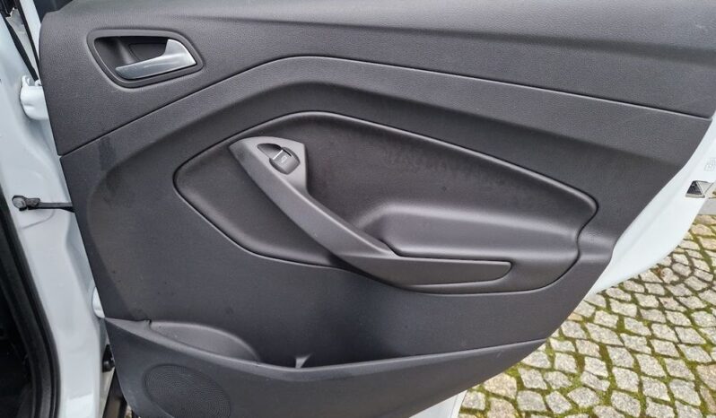 FORD Kuga  | 4×4 (stały) | Manualna | 140 KM | Biały full