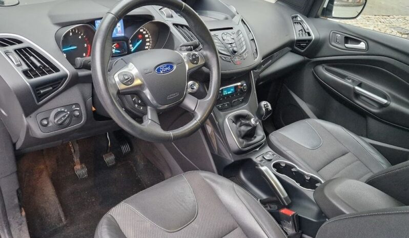 FORD Kuga  | 4×4 (stały) | Manualna | 140 KM | Biały full