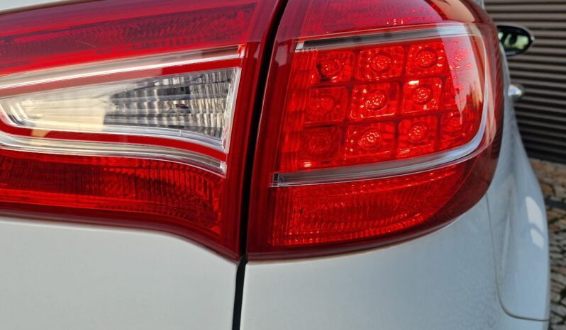 KIA Sportage  | FWD (przód) | Manualna | 115 KM | Biały full