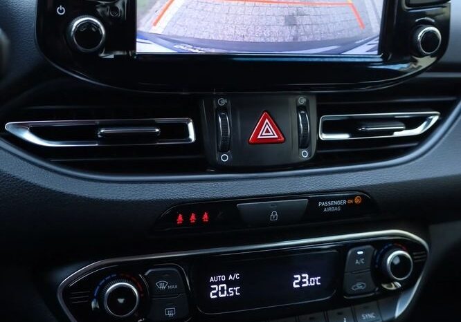 HYUNDAI I30  | FWD (przód) | Manualna | 110 KM | Granatowy full