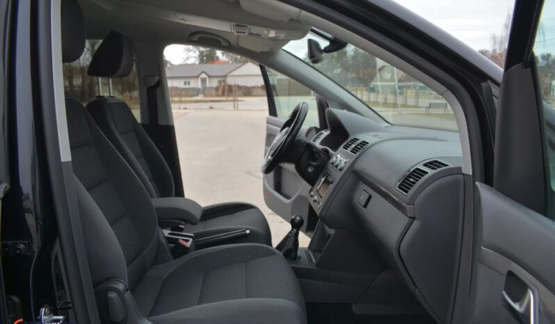 VOLKSWAGEN Touran  | FWD (przód) | Manualna | 110 KM | Czarny full