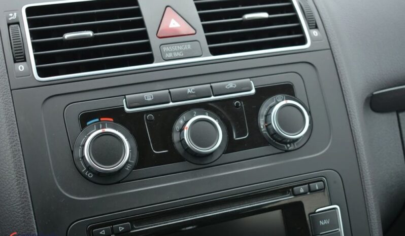 VOLKSWAGEN Touran  | FWD (przód) | Manualna | 110 KM | Czarny full