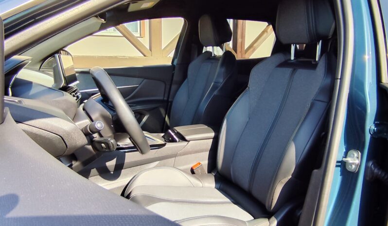 PEUGEOT 3008  | FWD (przód) | Manualna | 131 KM | Niebieski full