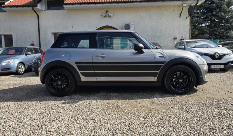 Mini ONE  | FWD (przód) | Manualna | 102 KM | Beżowy full