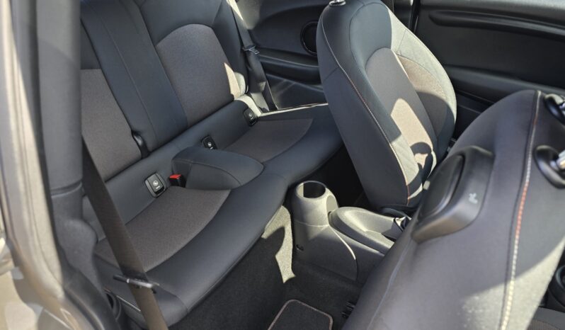 Mini ONE  | FWD (przód) | Manualna | 102 KM | Beżowy full