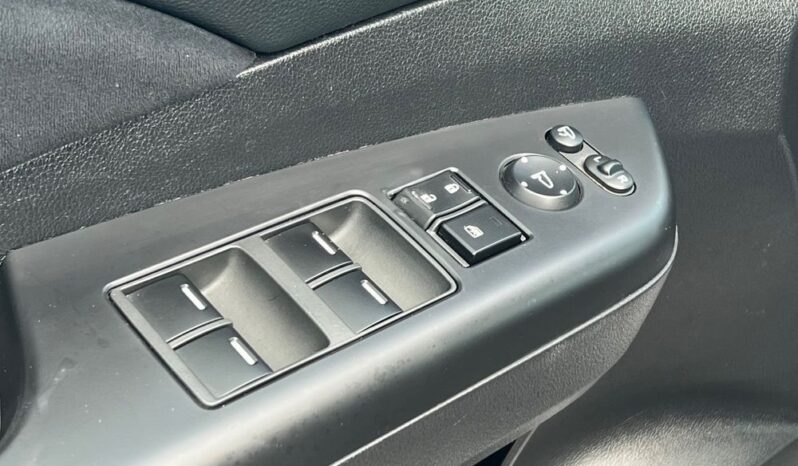 HONDA   CR-V     155 KM    Manualna    FWD (przód)    Biały full