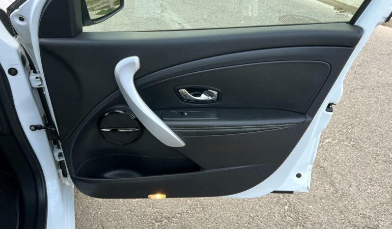 RENAULT Megane  | FWD (przód) | Manualna | 130 KM | Biały full