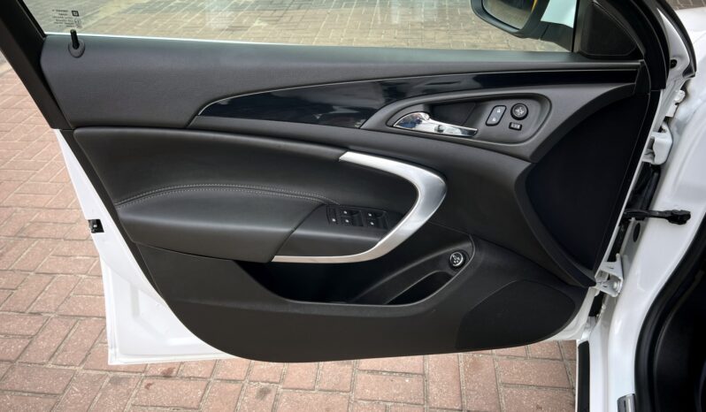 OPEL Insignia  | FWD (przód) | Manualna | 170 KM | Biały full