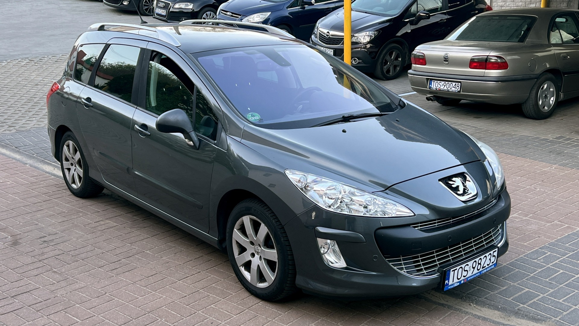 Peugeot 308  | Fwd (Przód) | Automatyczna | 112 Km | Szary