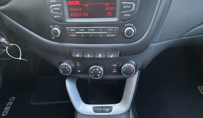 KIA Ceed  | przedni | Manualna | 135 KM | Brązowy full