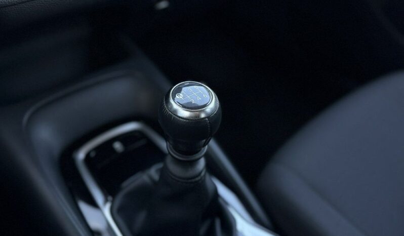 TOYOTA Corolla  | FWD (przód) | Manualna | 125 KM | Srebrny full