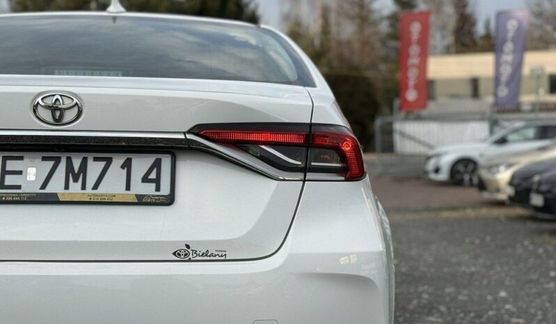 TOYOTA Corolla  | FWD (przód) | Automatyczna | 125 KM | Biały full