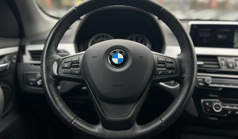 BMW X1  | FWD (przód) | Automatyczna | 140 KM | Biały full