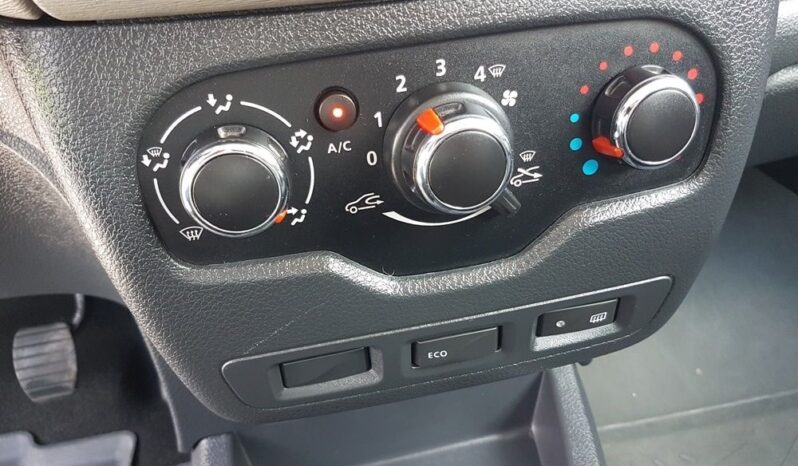 DACIA Dokker  | FWD (przód) | Manualna | 102 KM | Srebrny full