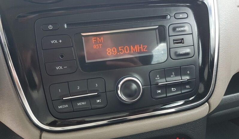 DACIA Dokker  | FWD (przód) | Manualna | 102 KM | Srebrny full