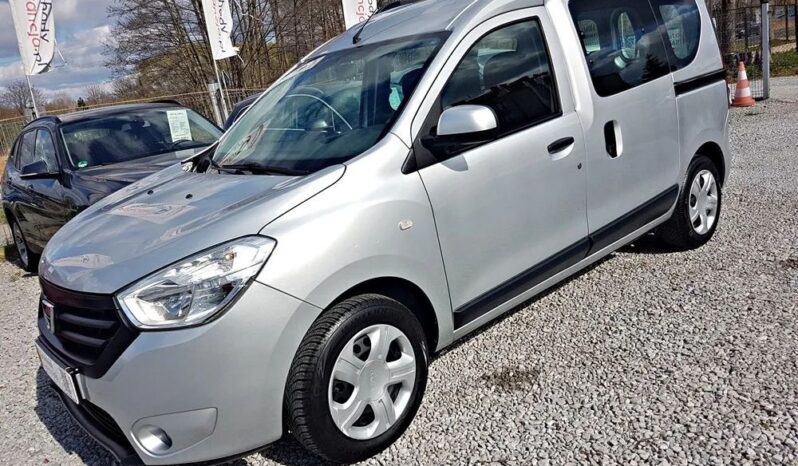 DACIA Dokker  | FWD (przód) | Manualna | 102 KM | Srebrny full