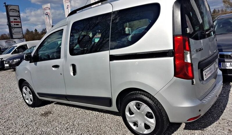 DACIA Dokker  | FWD (przód) | Manualna | 102 KM | Srebrny full