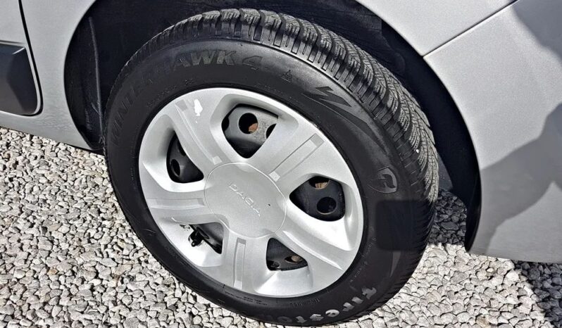 DACIA Dokker  | FWD (przód) | Manualna | 102 KM | Srebrny full