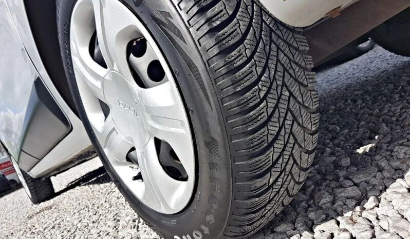 DACIA Dokker  | FWD (przód) | Manualna | 102 KM | Srebrny full