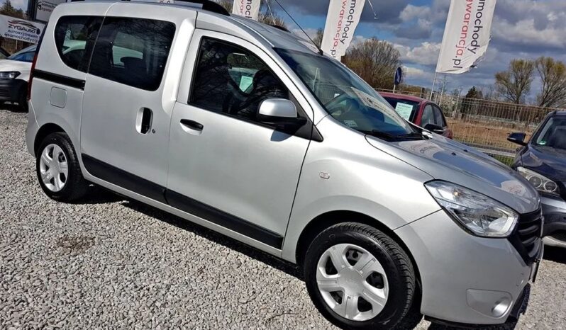 DACIA Dokker  | FWD (przód) | Manualna | 102 KM | Srebrny full