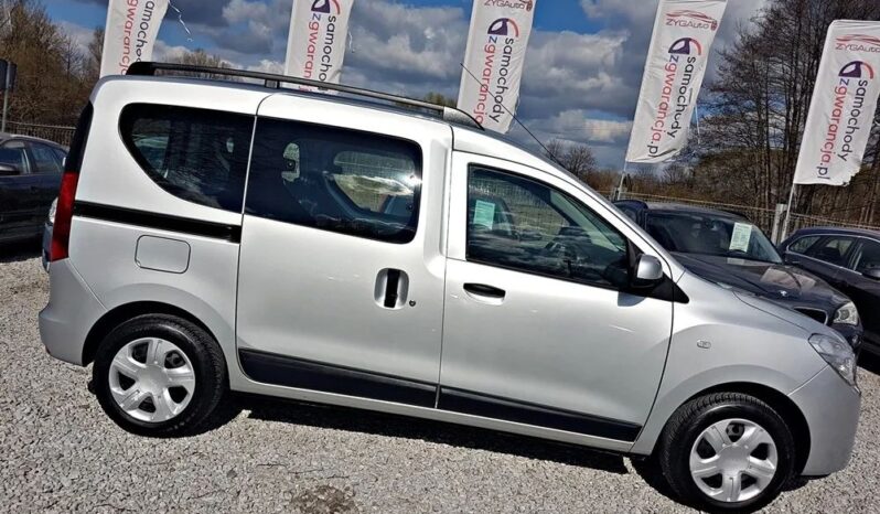 DACIA Dokker  | FWD (przód) | Manualna | 102 KM | Srebrny full